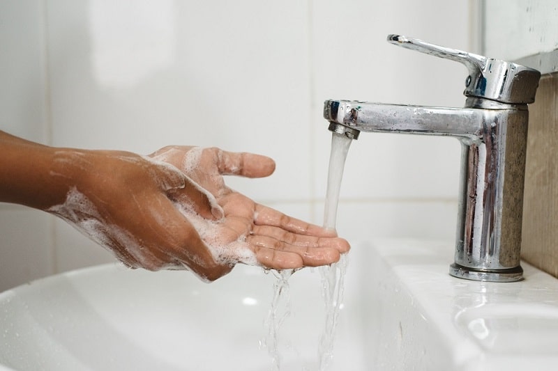 Washing hands as a means of preventing diarrhoea